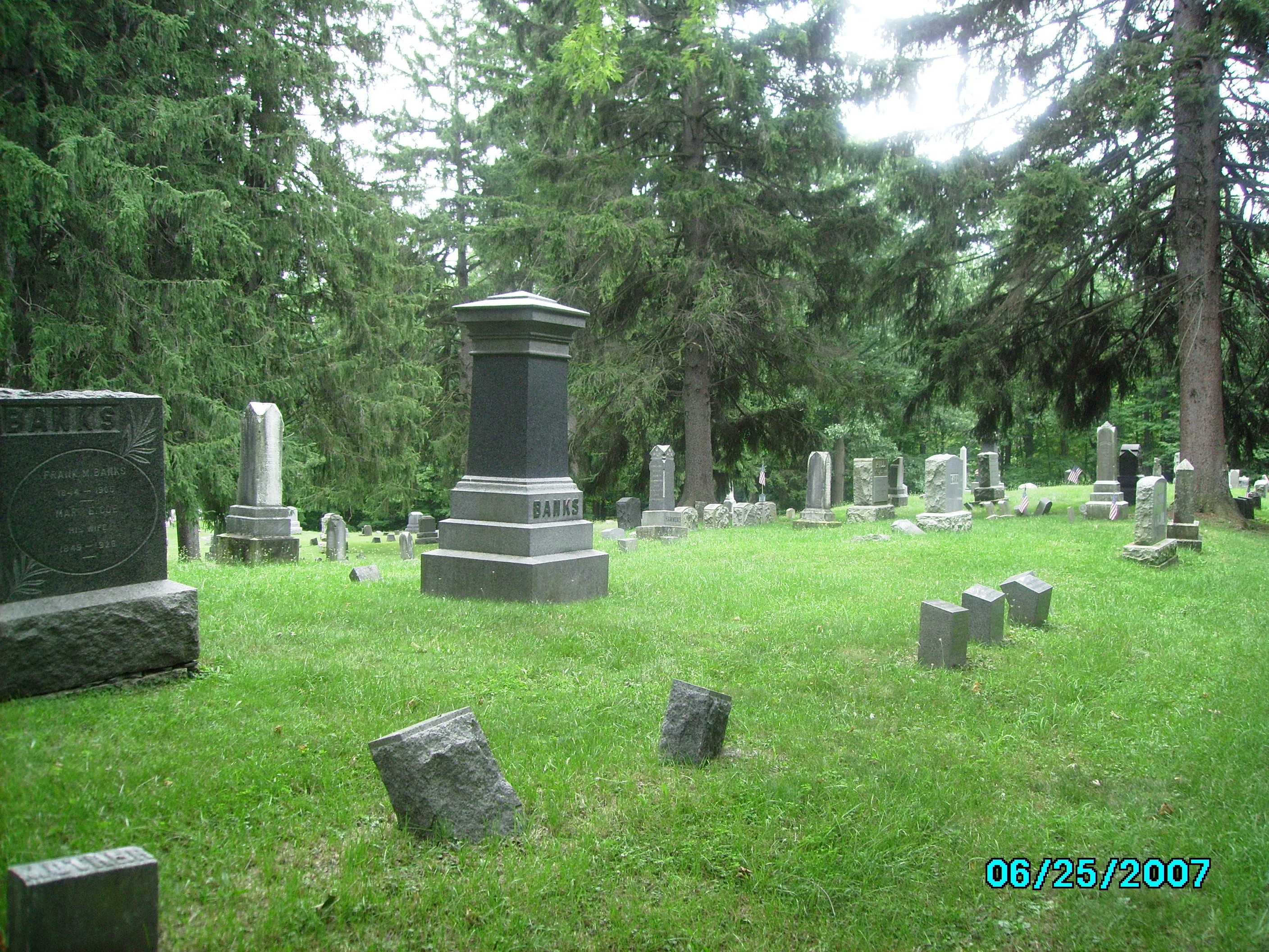 Millport_Cemetery_3.jpg